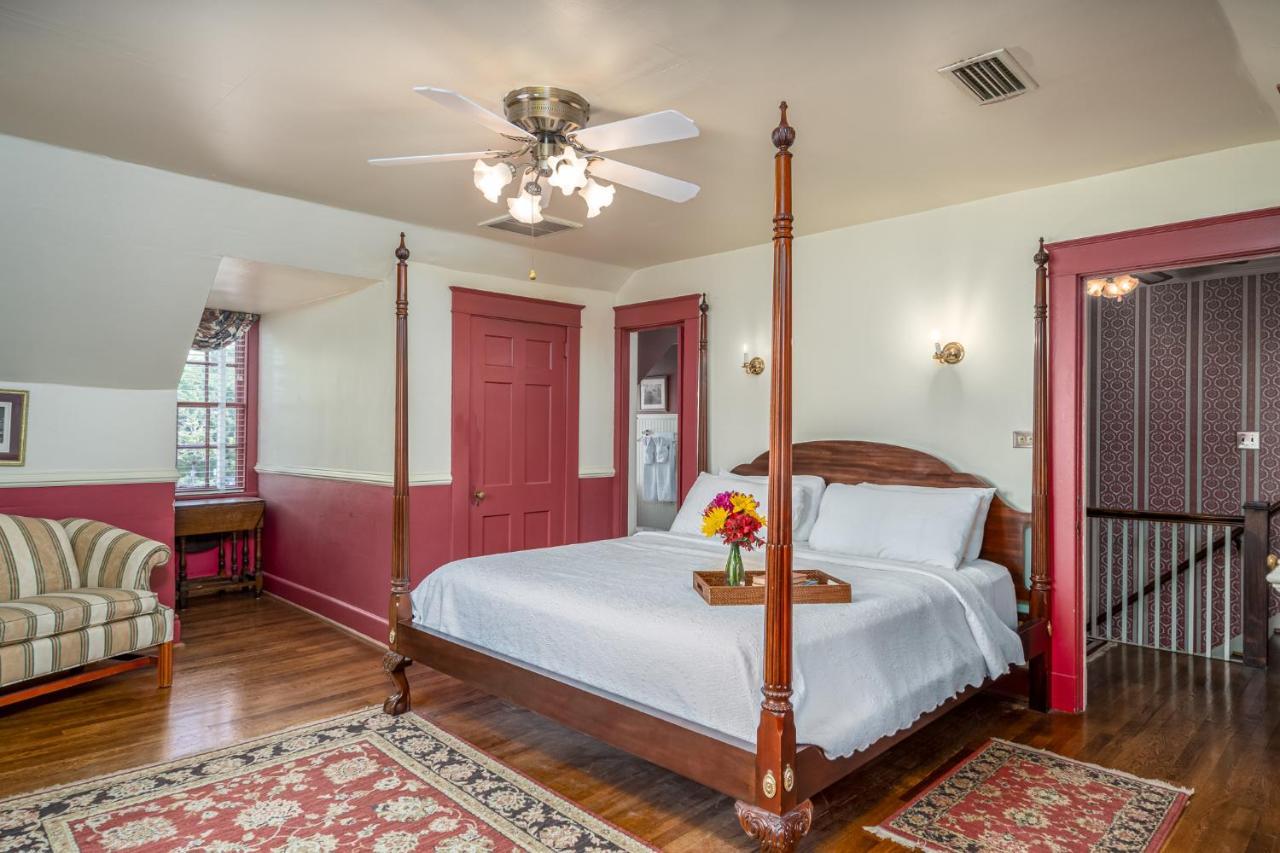 Cedars Of Williamsburg Bed & Breakfast Exterior foto